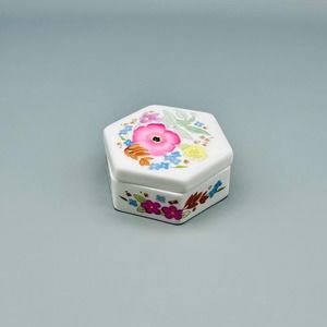 Wedgwood “Meadow Sweet” Hexagonal Porcelain Lidded Trinket Box